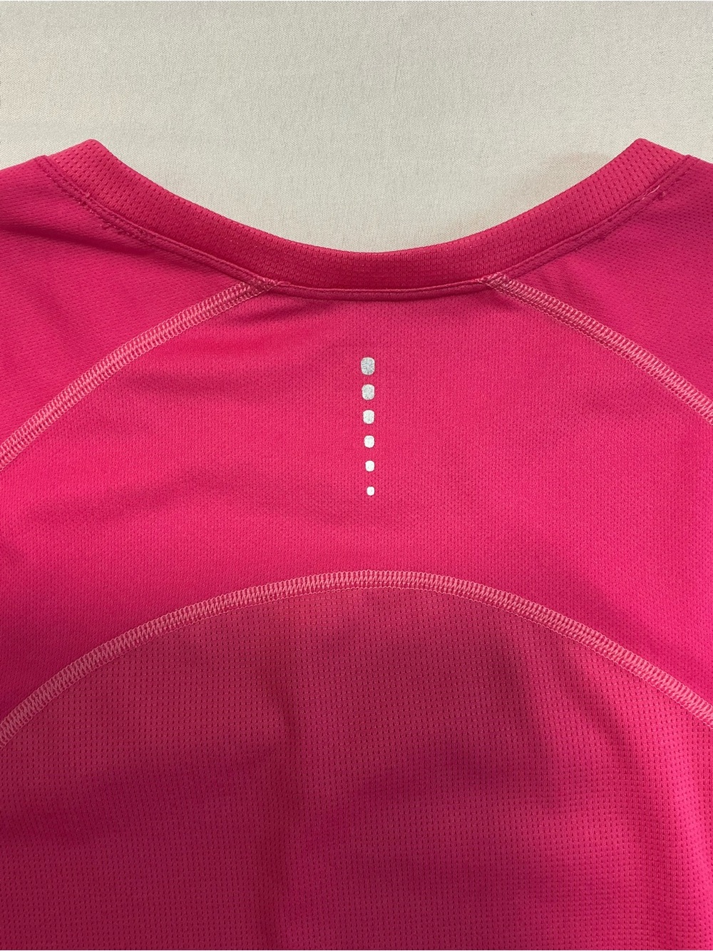 The North Face Women's Bright Pink Short Sleeve Performance Tee size XL - Picture 5 of 6